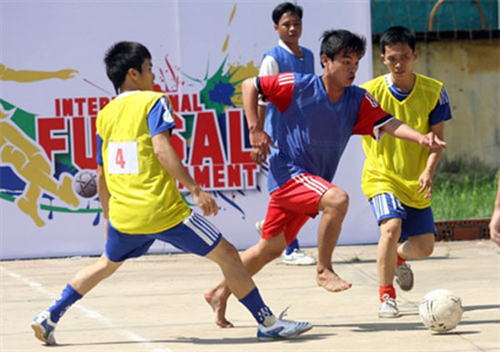 Tìm kiếm tài năng futsal sinh viên Việt Nam 2012